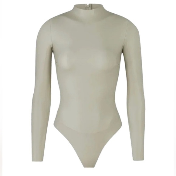 New Skims Faux Leather Shell Long Sleeve Thong Bodysuit Size XL - Picture 2 of 16